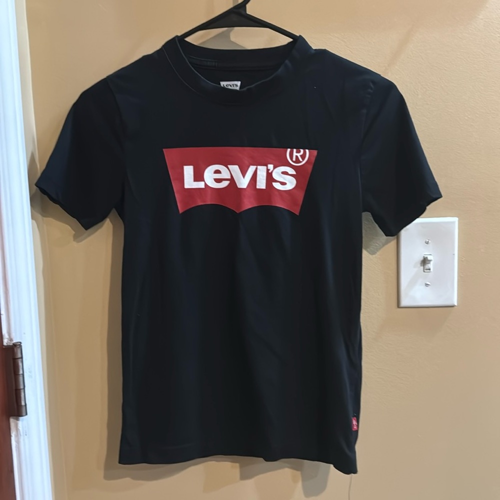 Black levis Tshirt. Never used very good condition. For kids